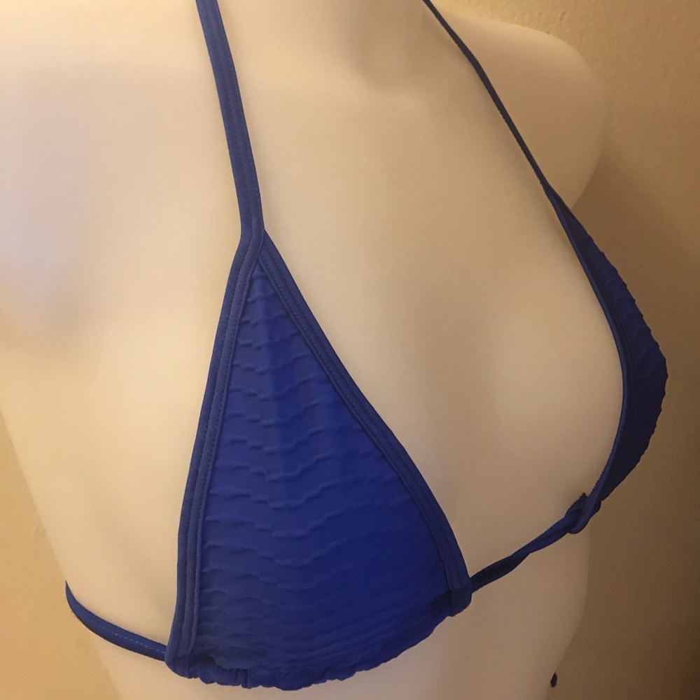 Bikini - Picture 4 of 7